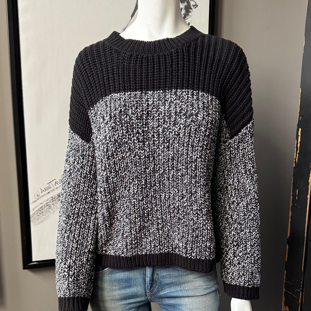Lou & Grey Black and Gray Knit Sweater